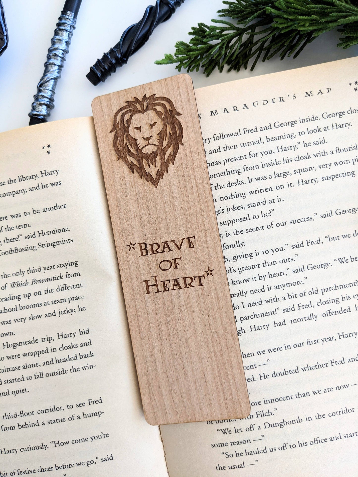 House Gryffindor - Harry Potter Inspired Wooden Bookmark
