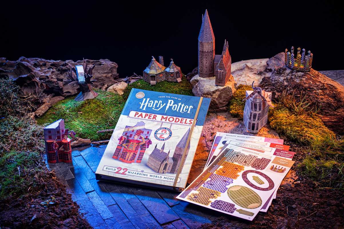 Simon & Schuster - Harry Potter Paper Models by Moira Squier