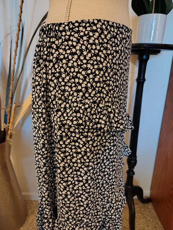 Luna Black & Cream Floral Tiered Midi Skirt | Medium