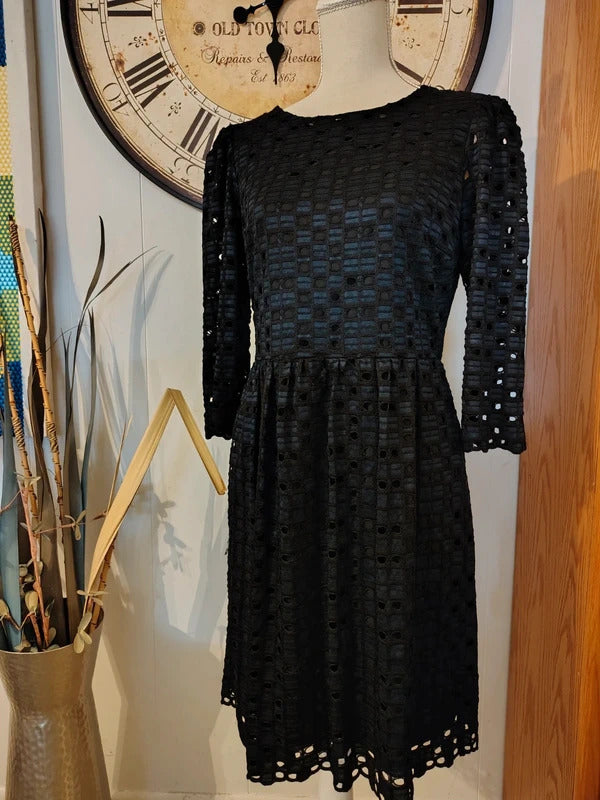 Ann Taylor Petite Black Navy Textured Eyelet Dress Medium
