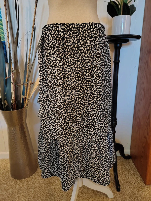 Luna Black & Cream Floral Tiered Midi Skirt | Medium
