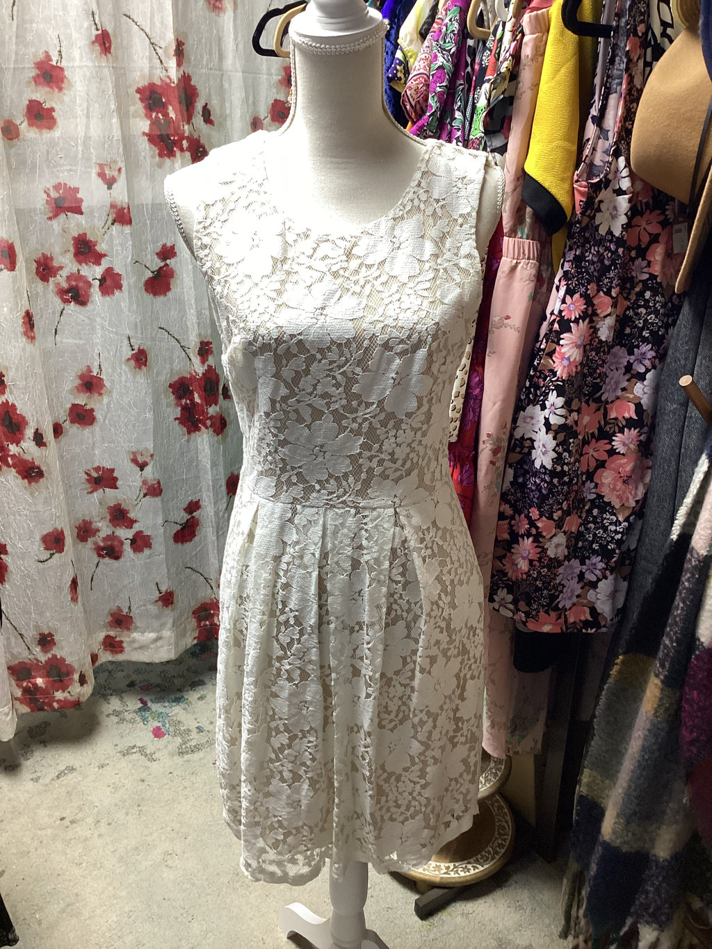 Enfocus Studios White lace Dress Size 8