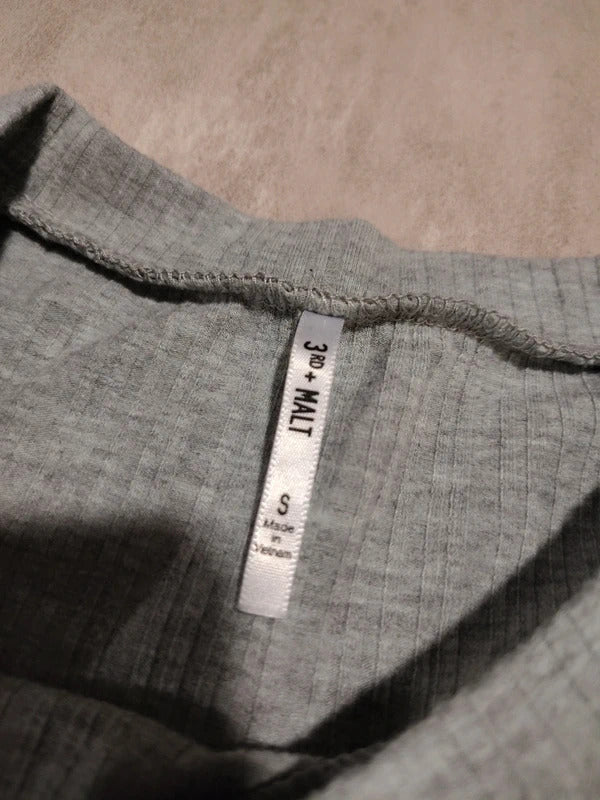 Women's Gray Ribbed Stretch Tee size Small