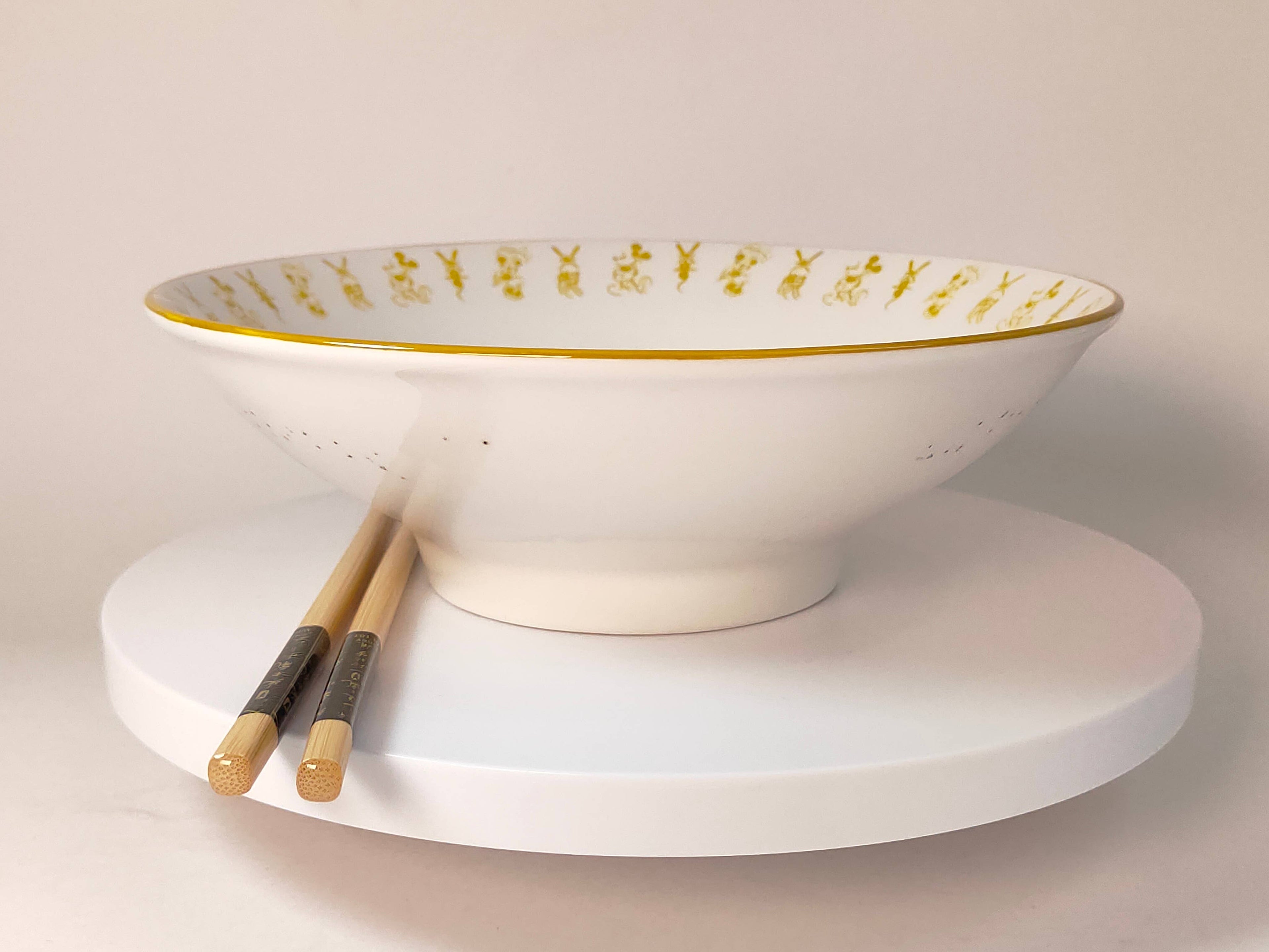 Silver Buffalo - Mickey Minnie Calligraphy Boxed 30oz Ceramic Ramen Bowl
