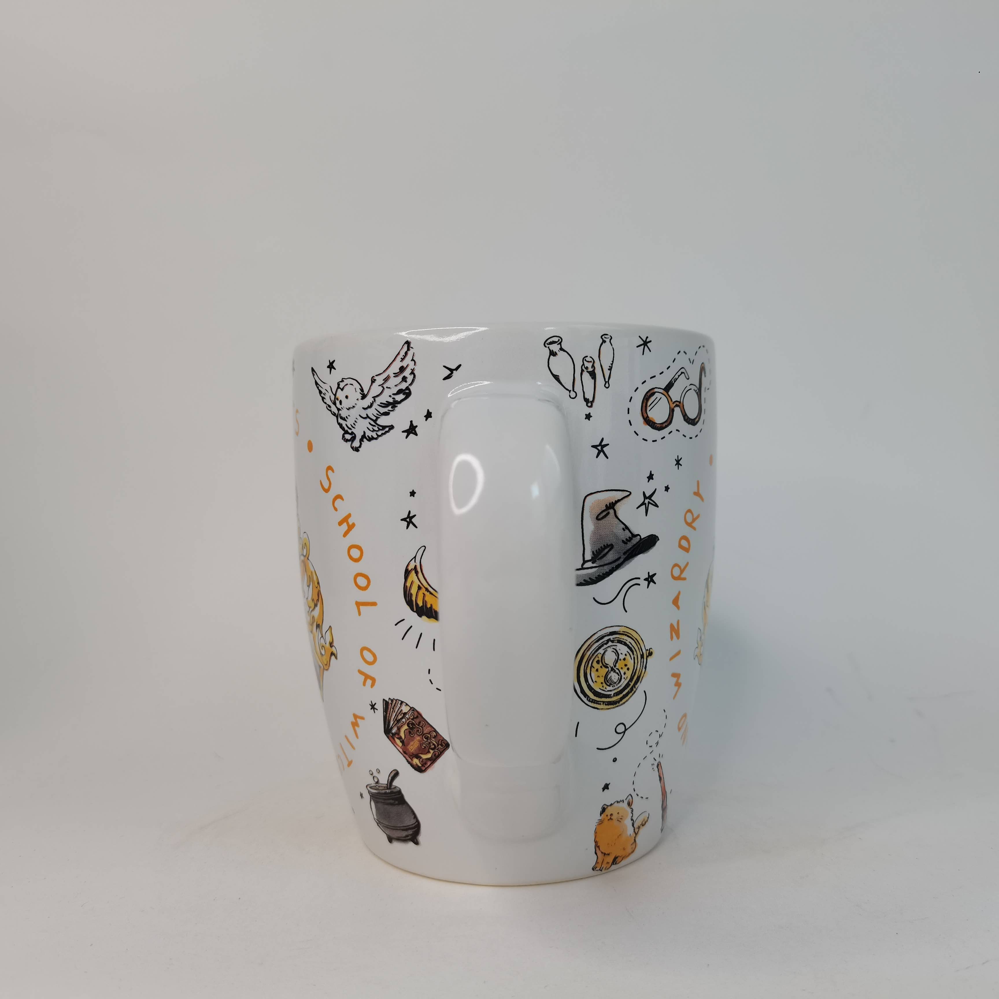 Silver Buffalo - Harry Potter Crest Vintage 25Oz Jumbo Curved Ceramic Mug