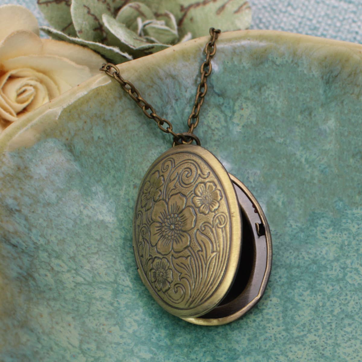 ZAD - Vintage Memories Gold Floral Locket Necklace