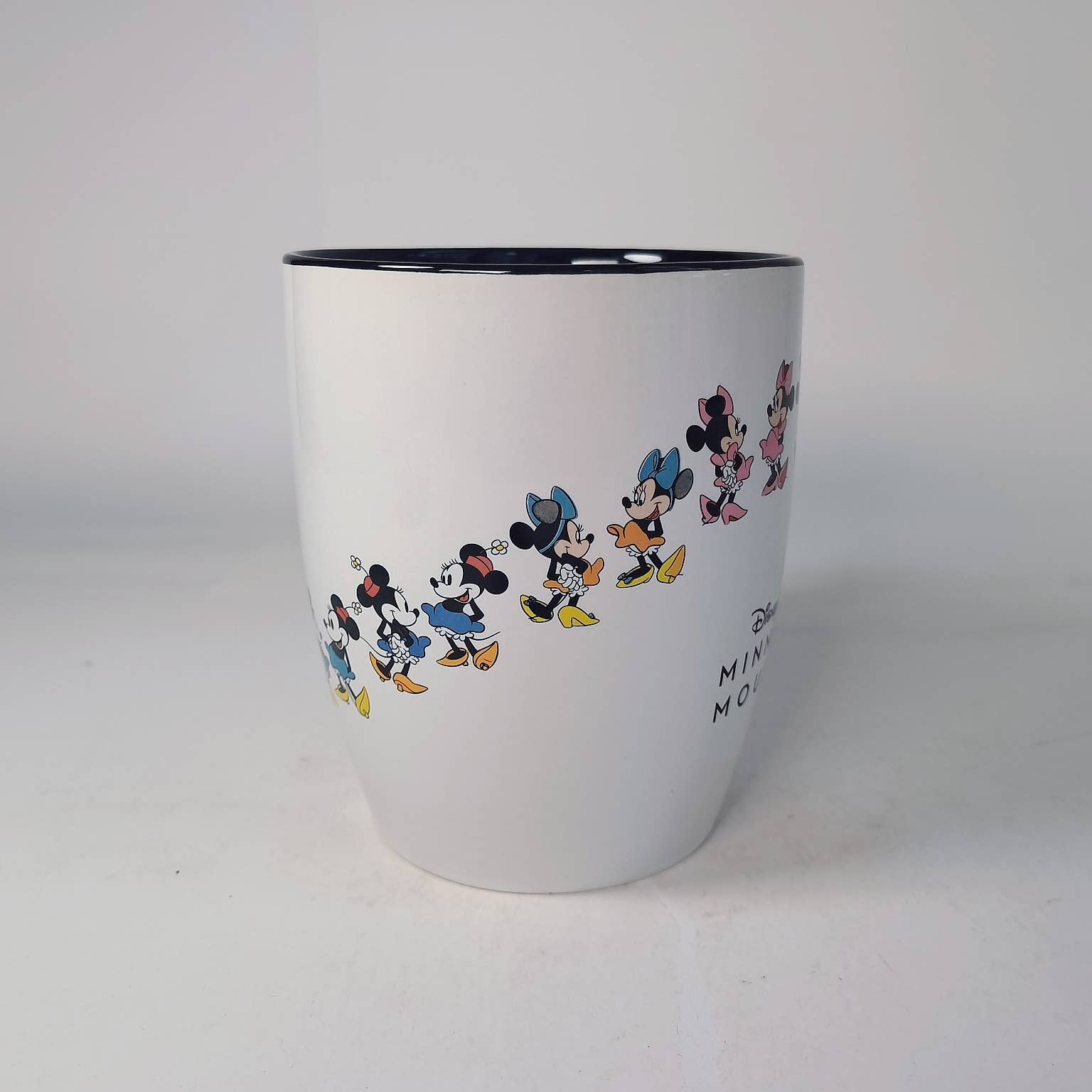 Silver Buffalo - Disney Minnie Mouse 25oz Jumbo Curved Ceramic Mug