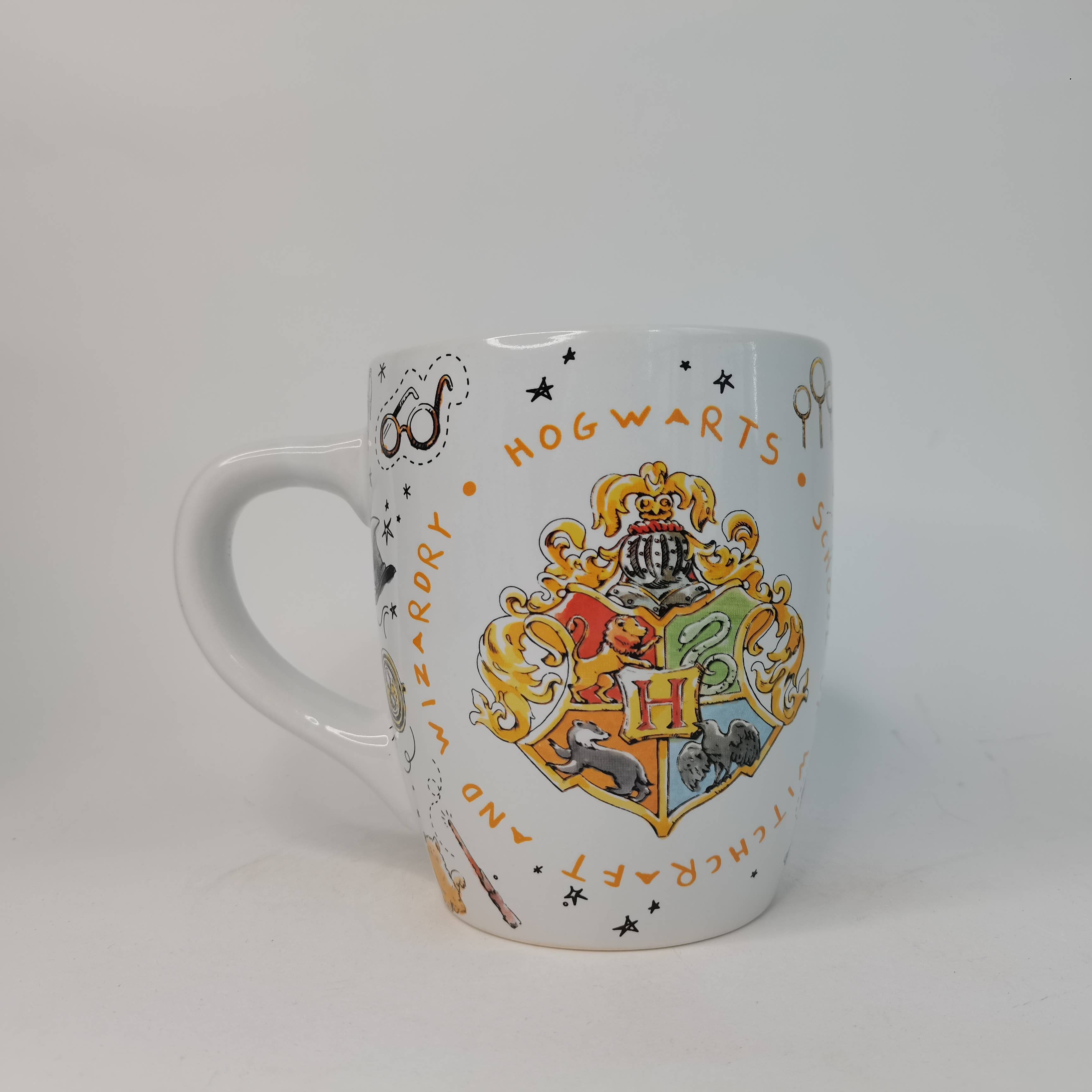 Silver Buffalo - Harry Potter Crest Vintage 25Oz Jumbo Curved Ceramic Mug