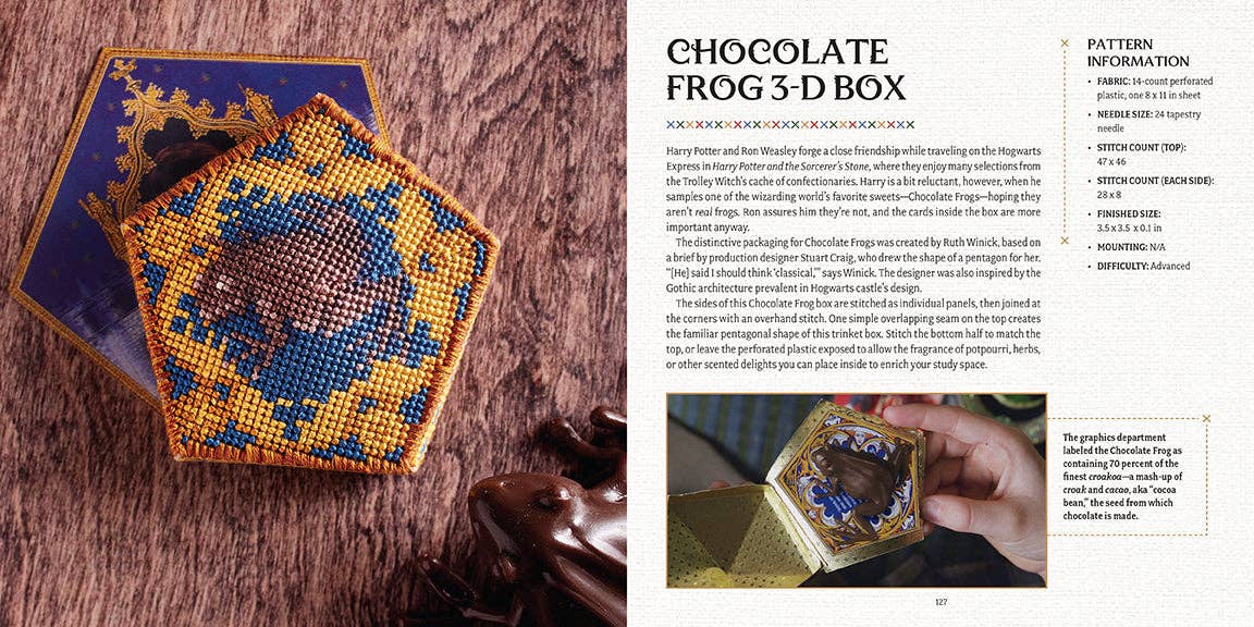 Insight Editions - Harry Potter: The Official Hogwarts Book of Cross-Stitch
