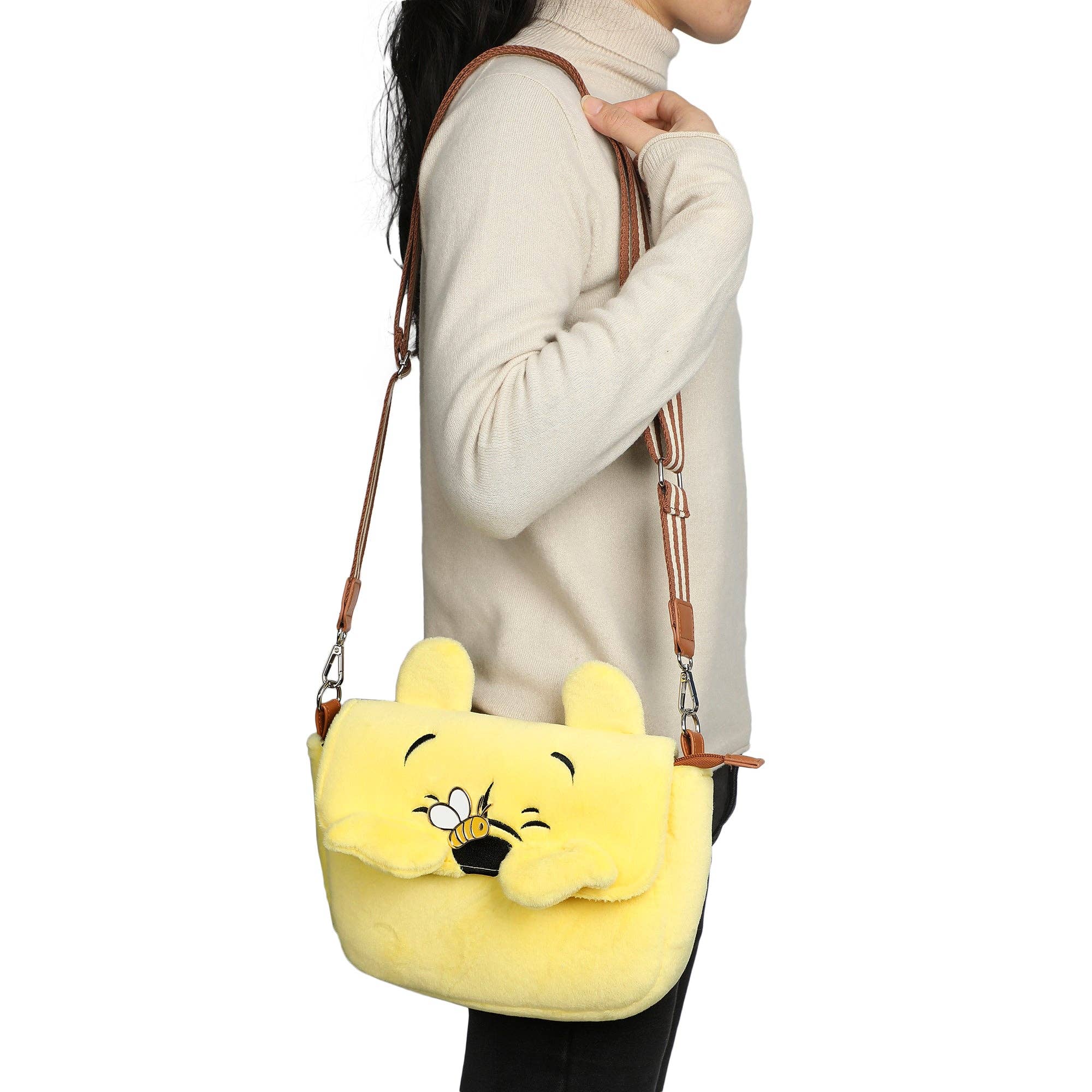 Bioworld Merchandising - Disney Winnie The Pooh Plush Crossbody