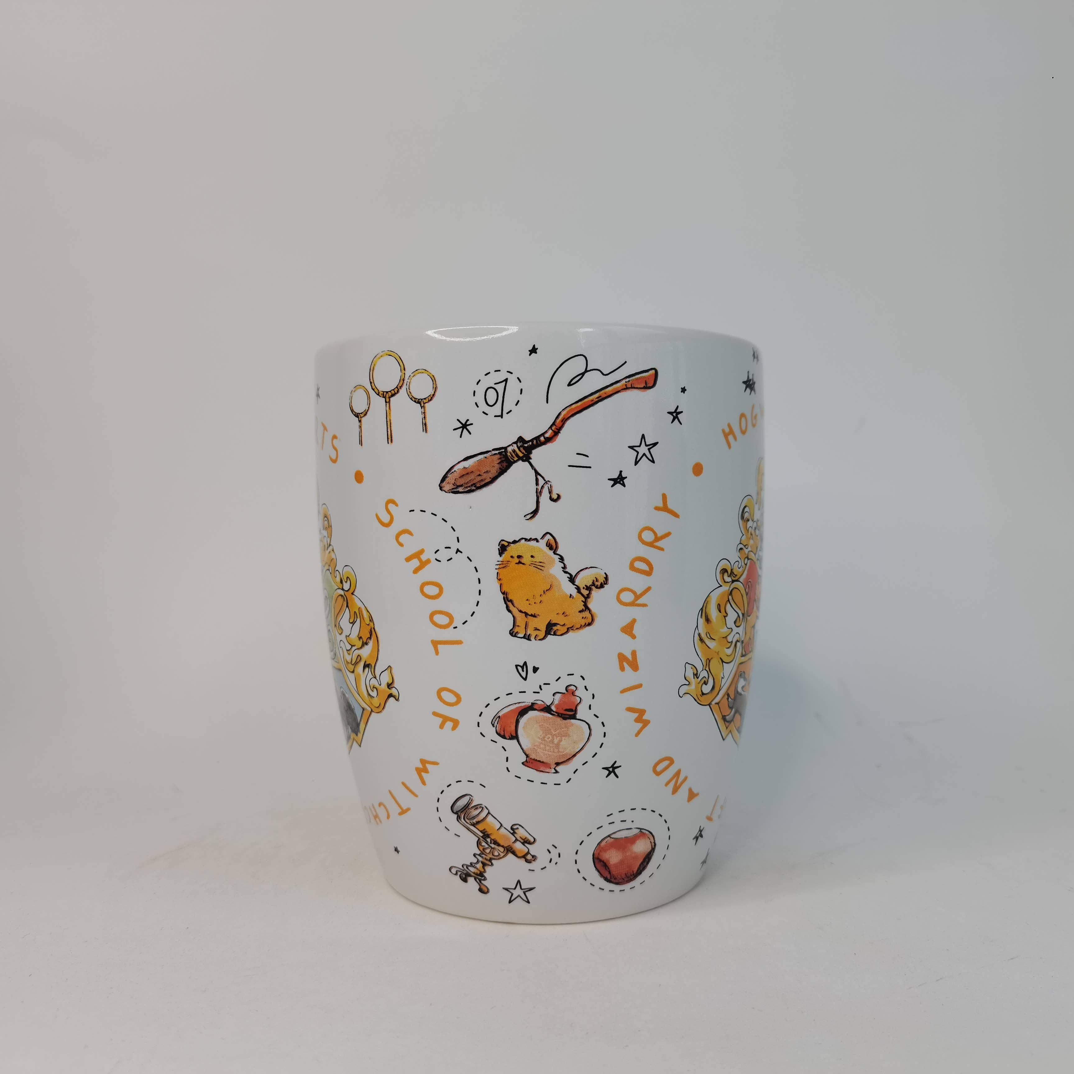 Silver Buffalo - Harry Potter Crest Vintage 25Oz Jumbo Curved Ceramic Mug