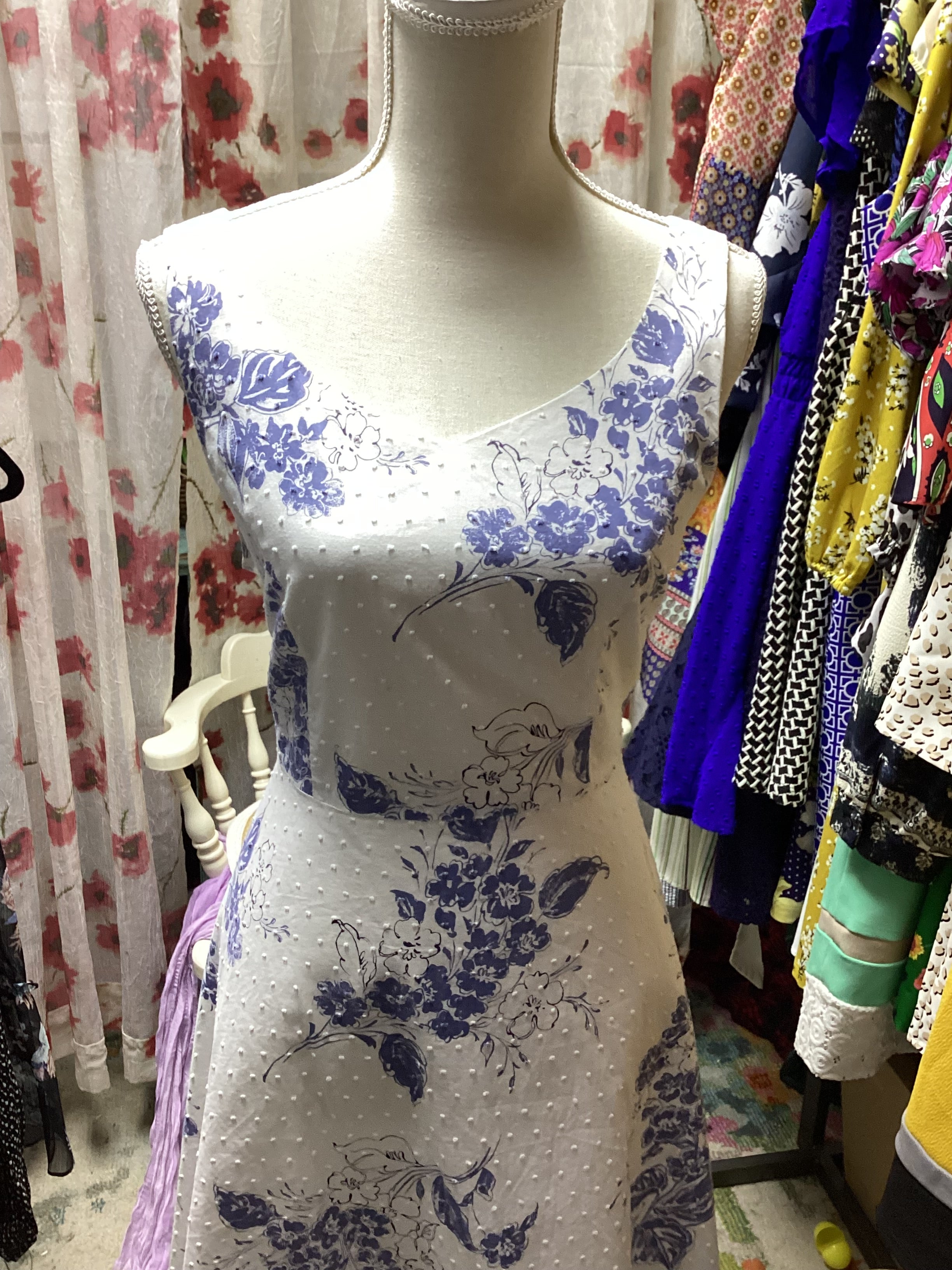 Dressbarn White and Blue Floral Dress Size small