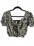 Vög Juniors Large Black and White Floral Crop Top with Puff Sleeves