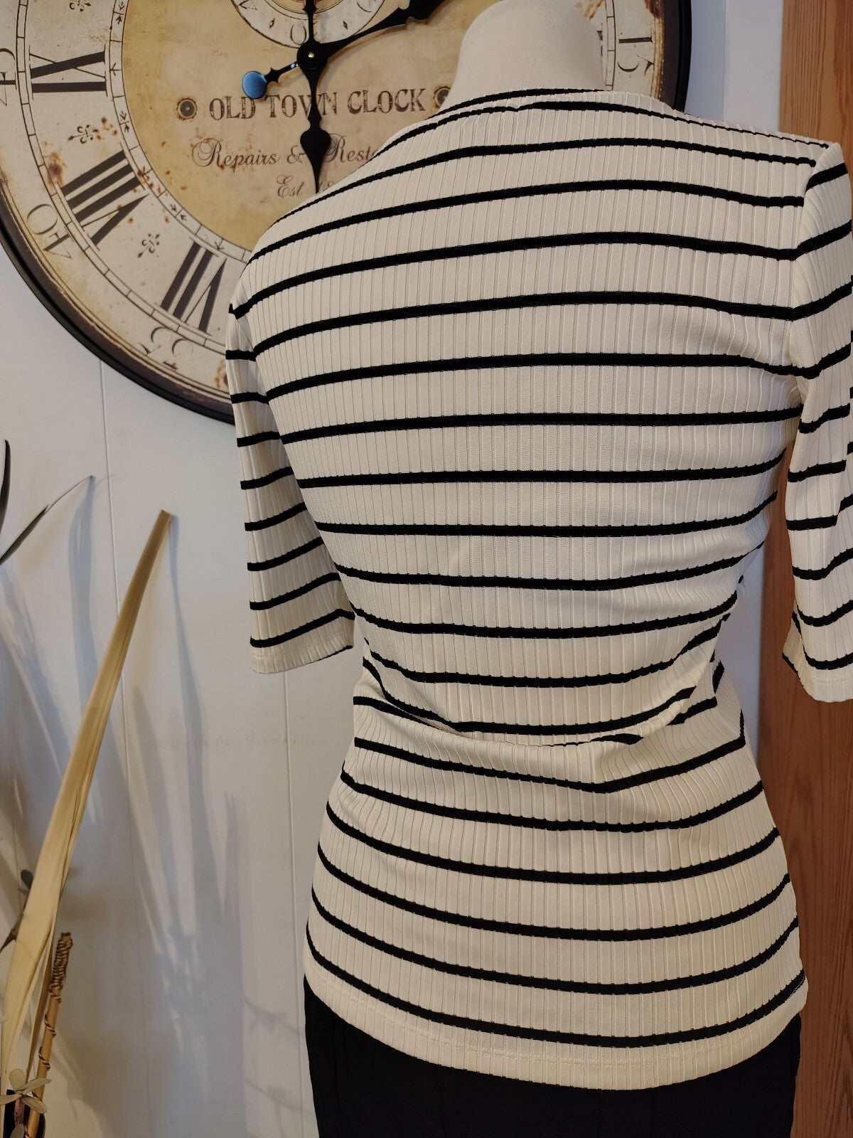 Madison New York Women's Black & White Striped Ribbed Top Sm