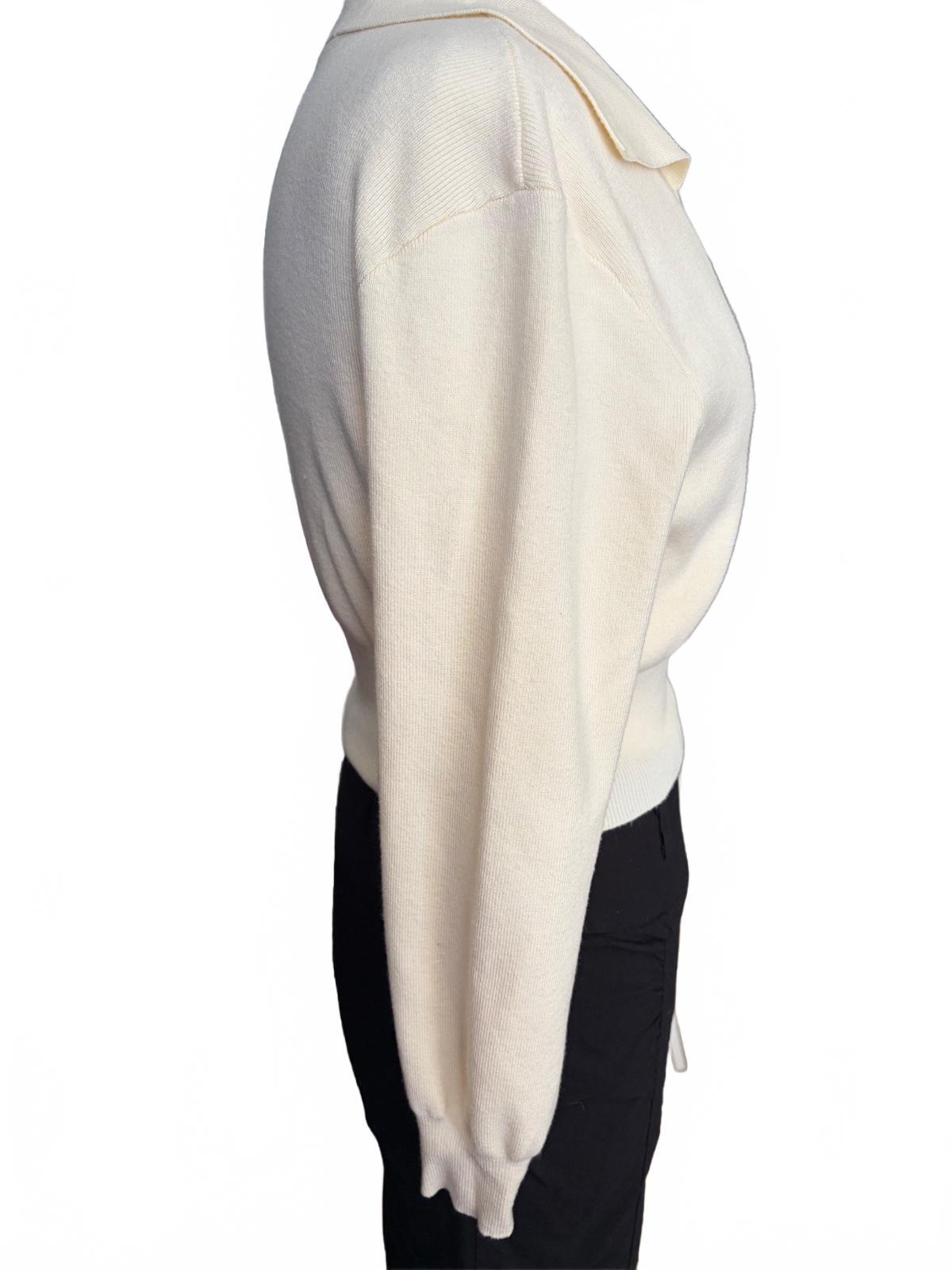 Medium Women's Shrug Sweater with V-Neck Collar