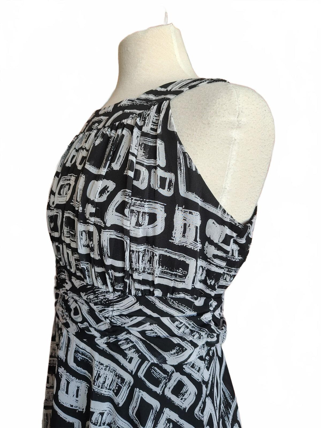 Black and White Geometric Print Sleeveless Midi Dress 10