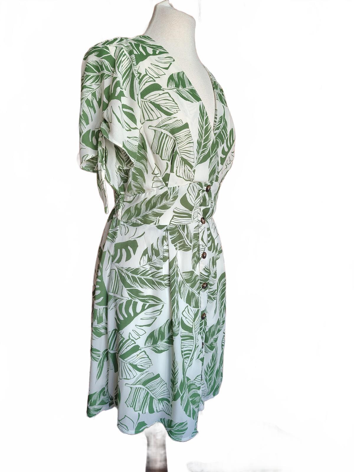 Women's Tropical Leaf Print Button-Front Dress medium