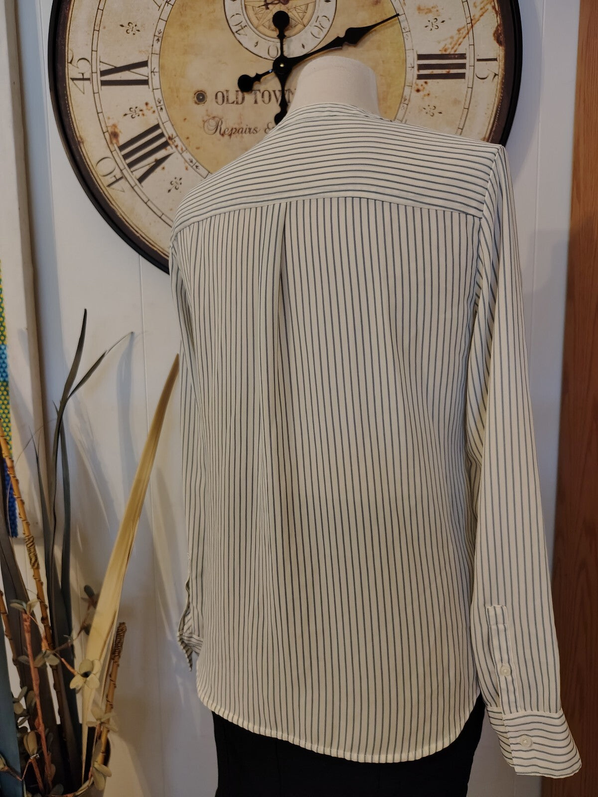Express Women's White and Gray Striped Long Sleeve Blouse Sm