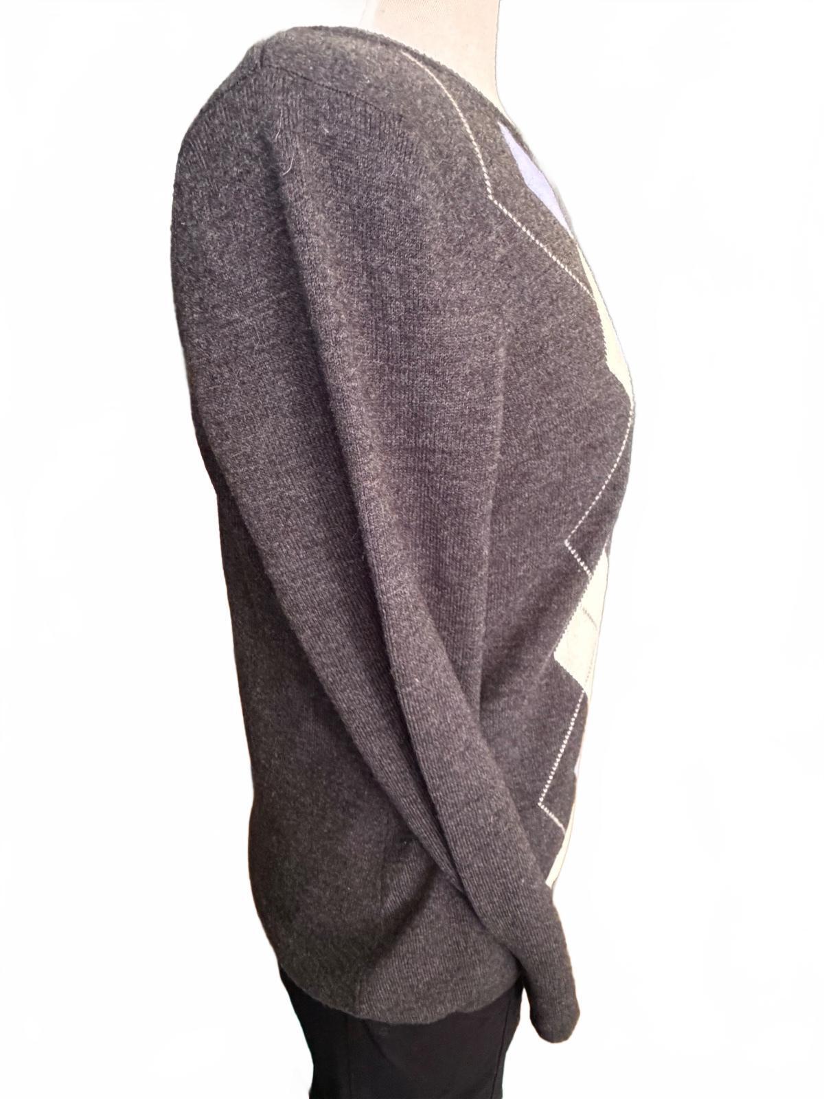 Croft & Barrow Women's Medium Argyle V-Neck Sweater