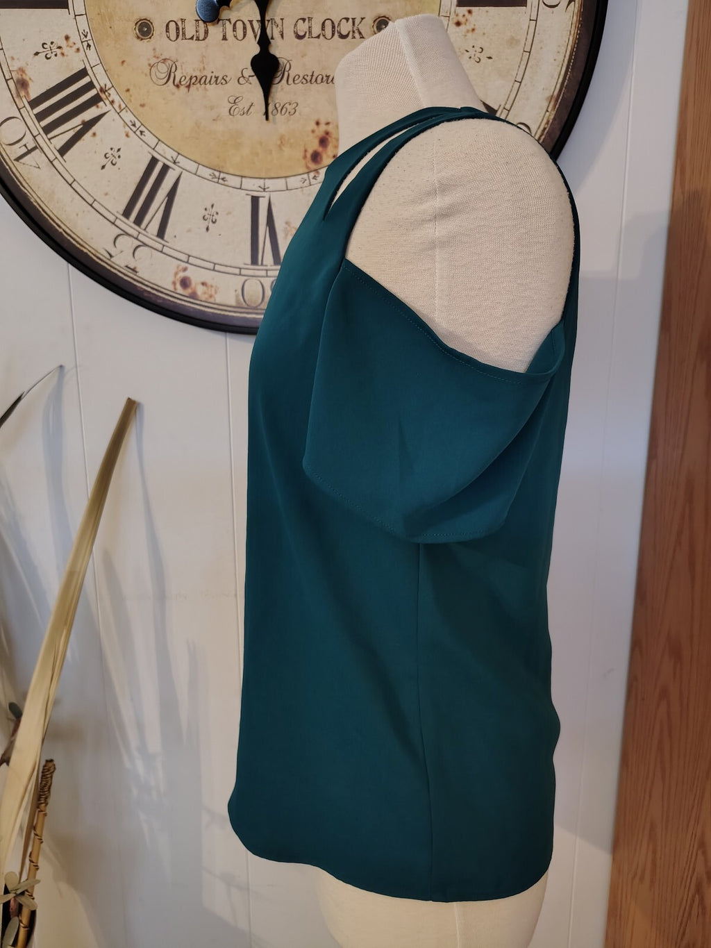 Cooper & Ella Women's Teal Cold Shoulder Blouse Size Small