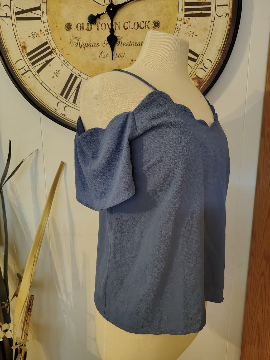 Monteau size Medium Blue Cold Shoulder Top