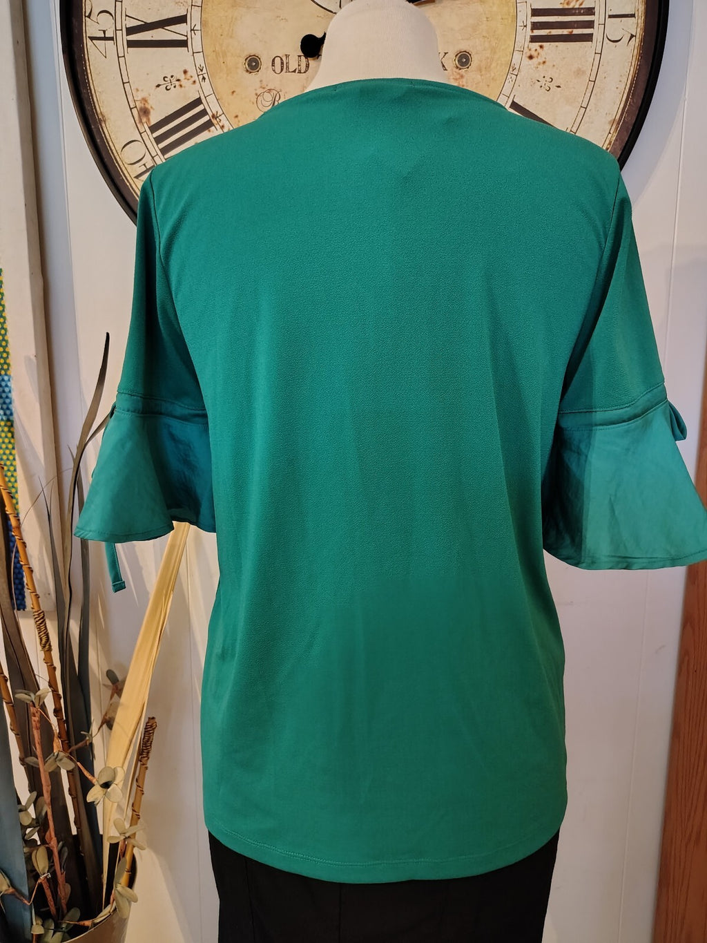 Banana Republic Medium Green V-Neck Top with Tie Sleeve NWT