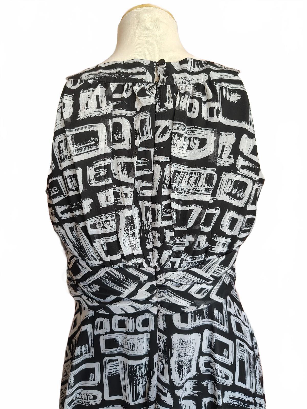Black and White Geometric Print Sleeveless Midi Dress 10