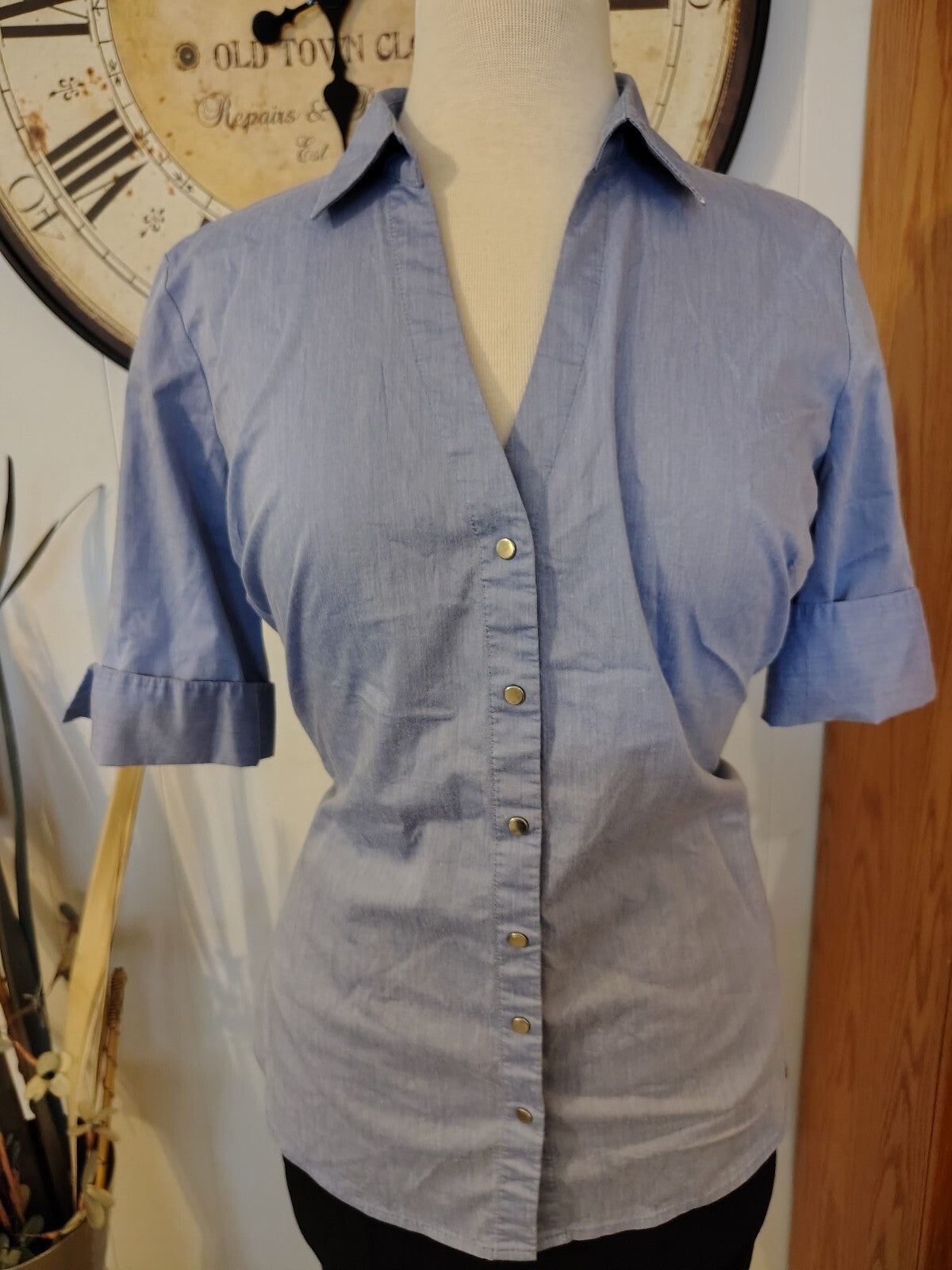 New York & Company Women's Medium Light Blue Button-Up
