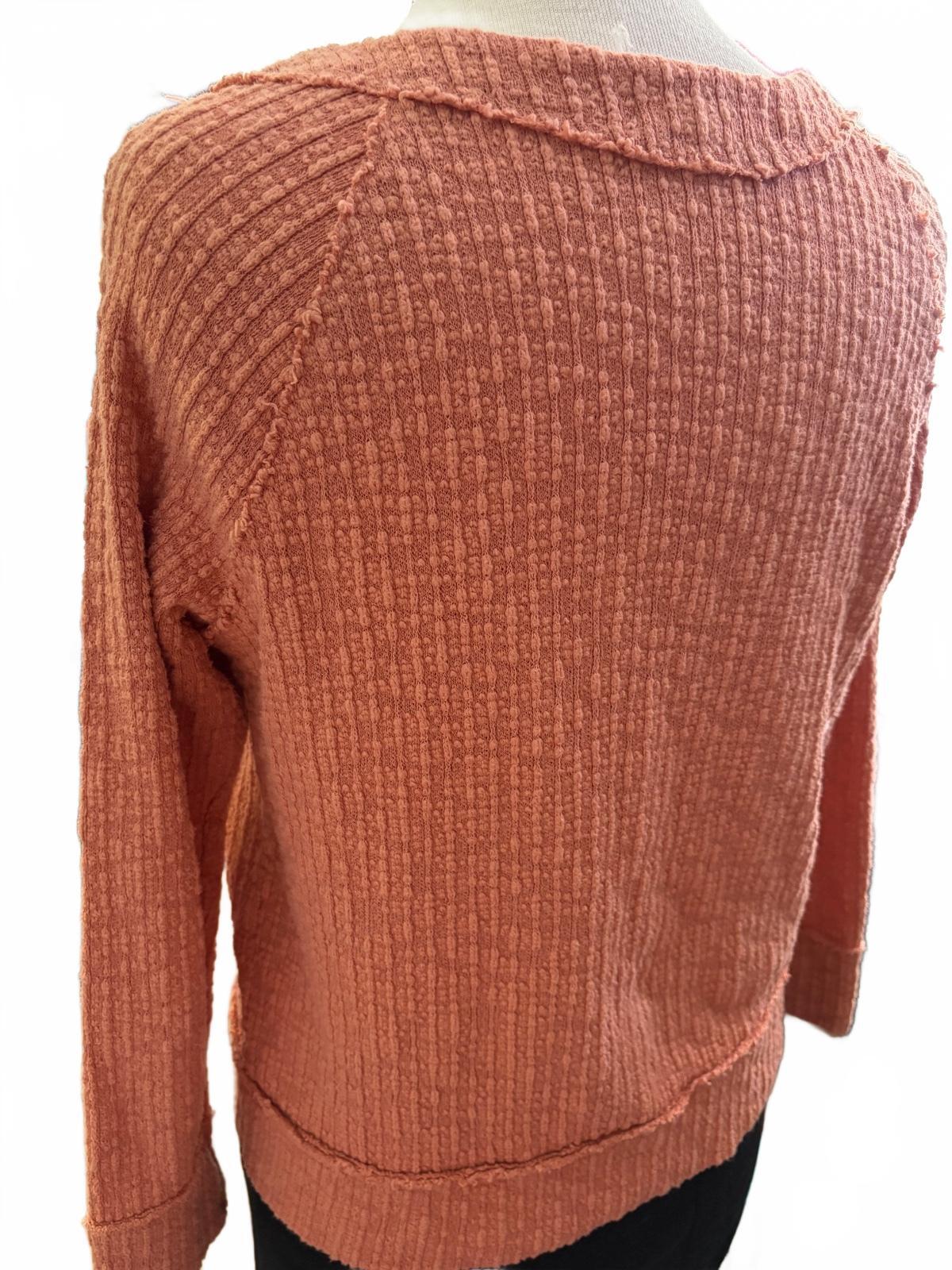 Two by Vince Camuto Women's Coral Textured Button-Up Shrug