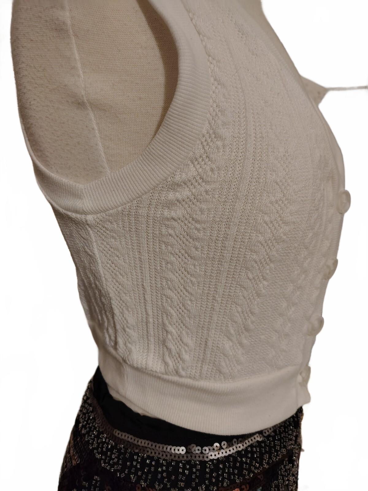 White Sleeveless Cable Knit Button-Up Vest Urban Romantics M