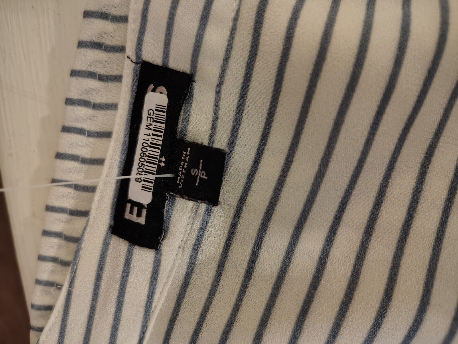 Express Women's White and Gray Striped Long Sleeve Blouse Sm