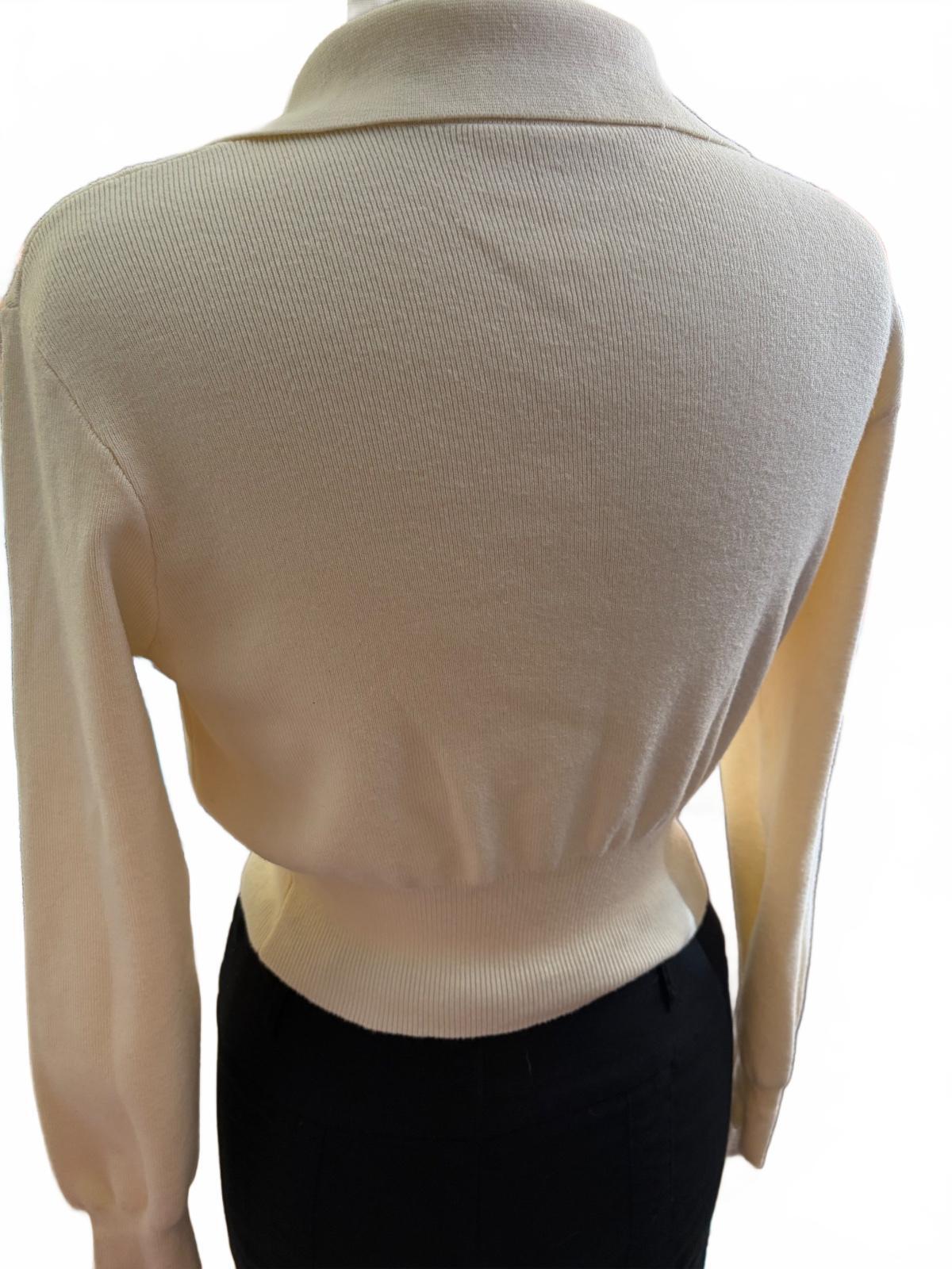 Medium Women's Shrug Sweater with V-Neck Collar