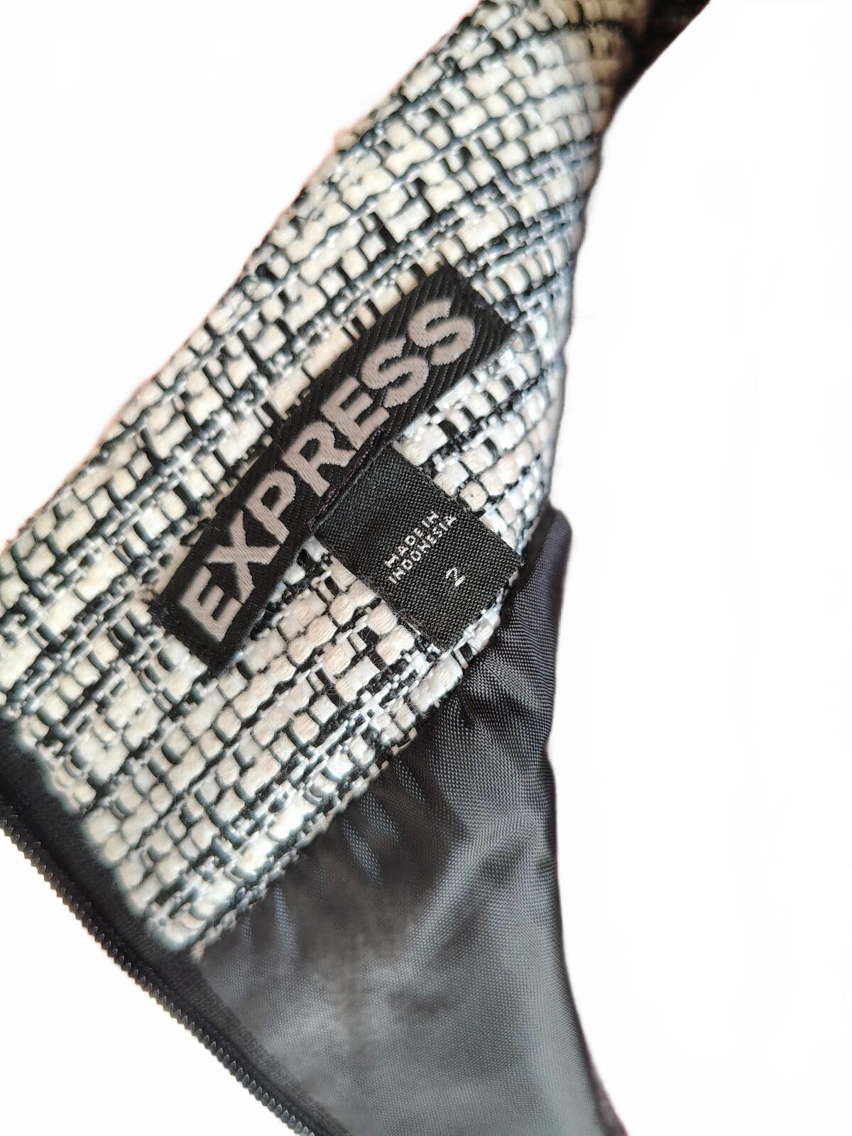 Express Women's Tweed Mini Skirt Size 2 Black and White