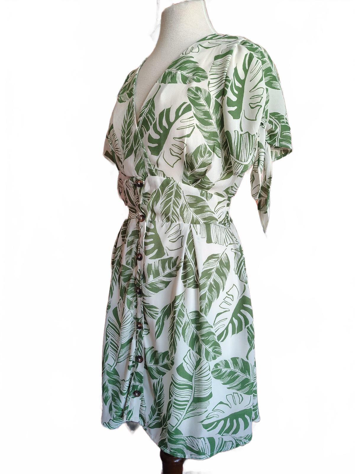 Women's Tropical Leaf Print Button-Front Dress medium