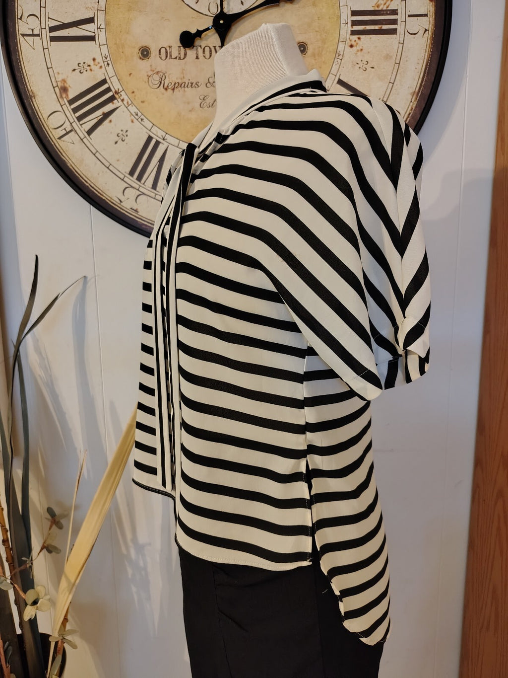 Express Women's Black & White Striped Short Sleeve Blouse XS