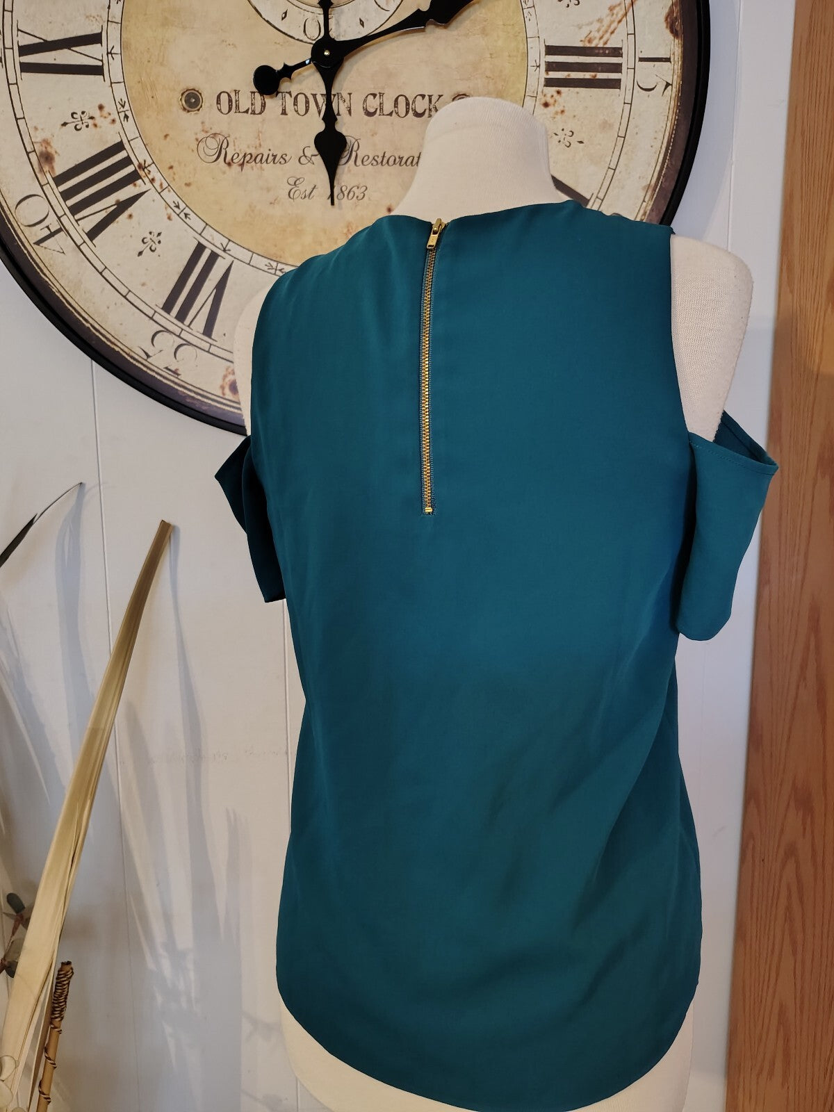 Cooper & Ella Women's Teal Cold Shoulder Blouse Size Small