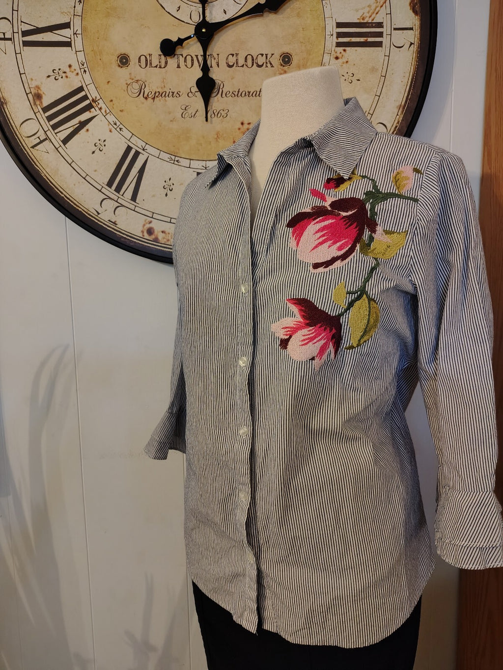 Melissa Paige Women's Black & White Striped Button Shirt PM