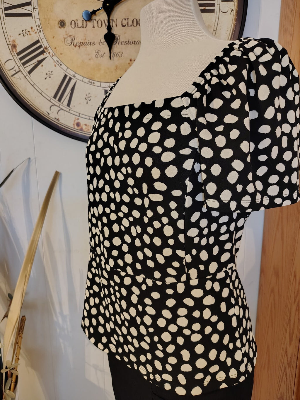 Ann Taylor Women's Black & White Polka Dot Puff Sleeve Small