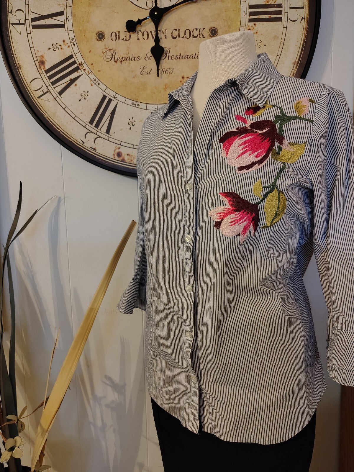 Melissa Paige Women's Black & White Striped Button Shirt PM