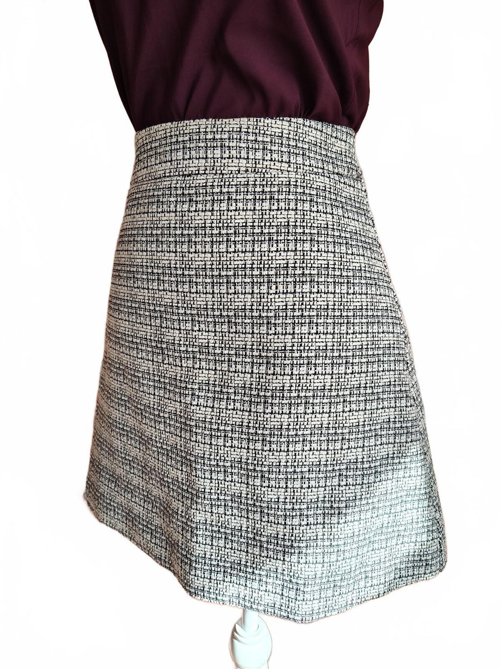 Express Women's Tweed Mini Skirt Size 2 Black and White