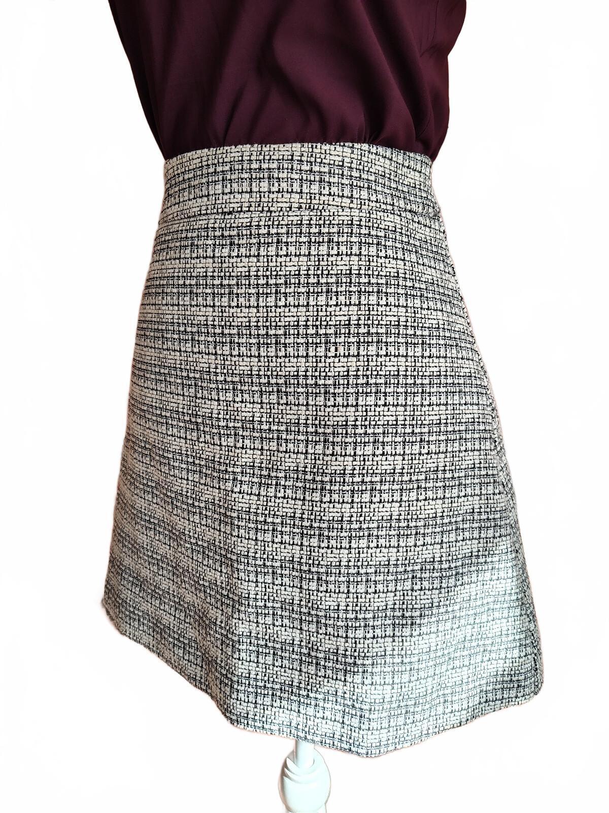 Express Women's Tweed Mini Skirt Size 2 Black and White