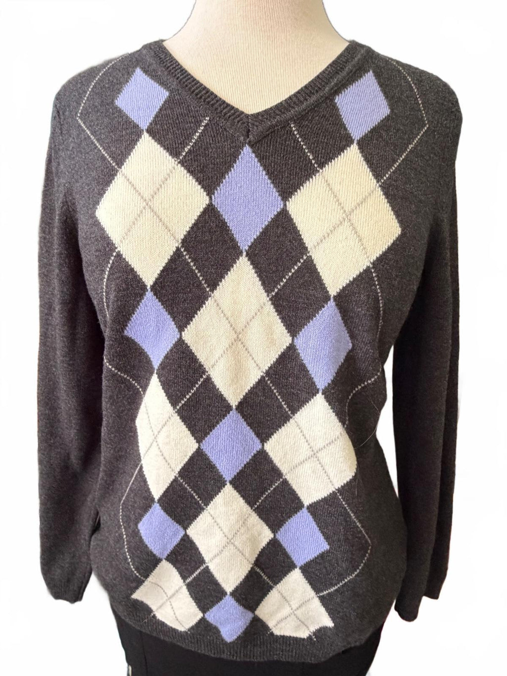 Croft & Barrow Women's Medium Argyle V-Neck Sweater