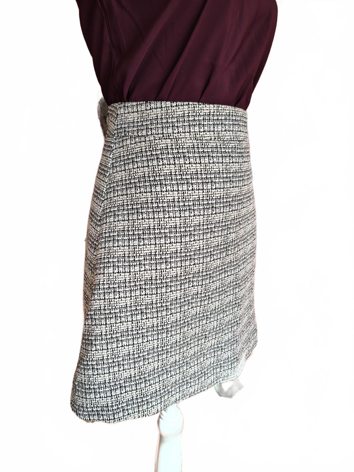 Express Women's Tweed Mini Skirt Size 2 Black and White