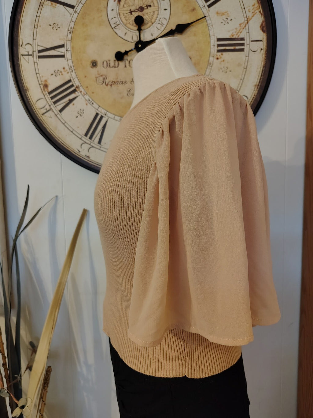 Forever 21 Contemporary Women's Beige Ribbed Knit Top Large
