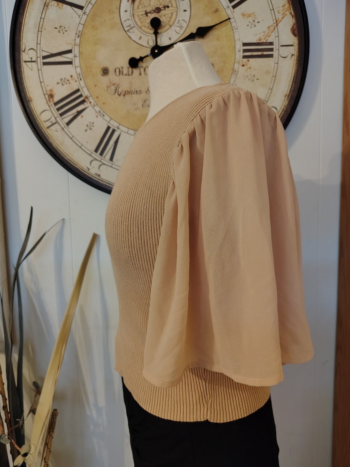 Forever 21 Contemporary Women's Beige Ribbed Knit Top Large