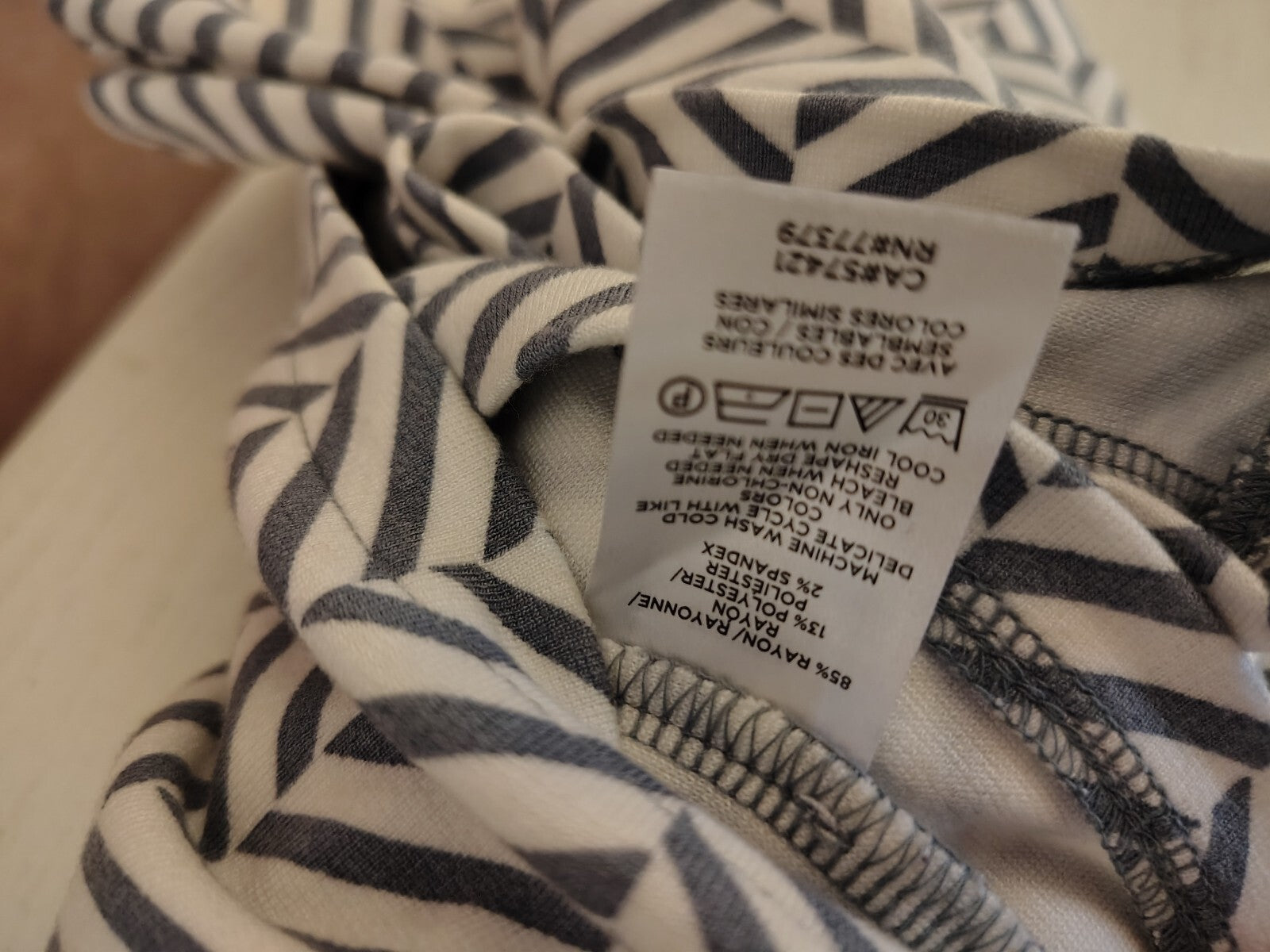 Ann Taylor Medium Chevron Pattern Button Shoulder Long-Sleee