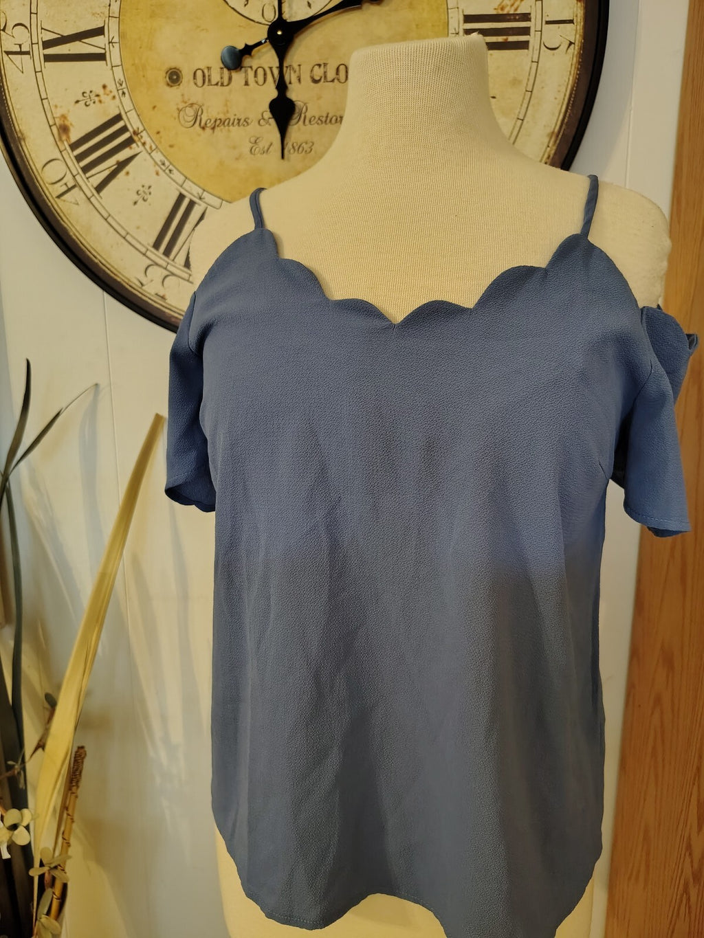 Monteau size Medium Blue Cold Shoulder Top