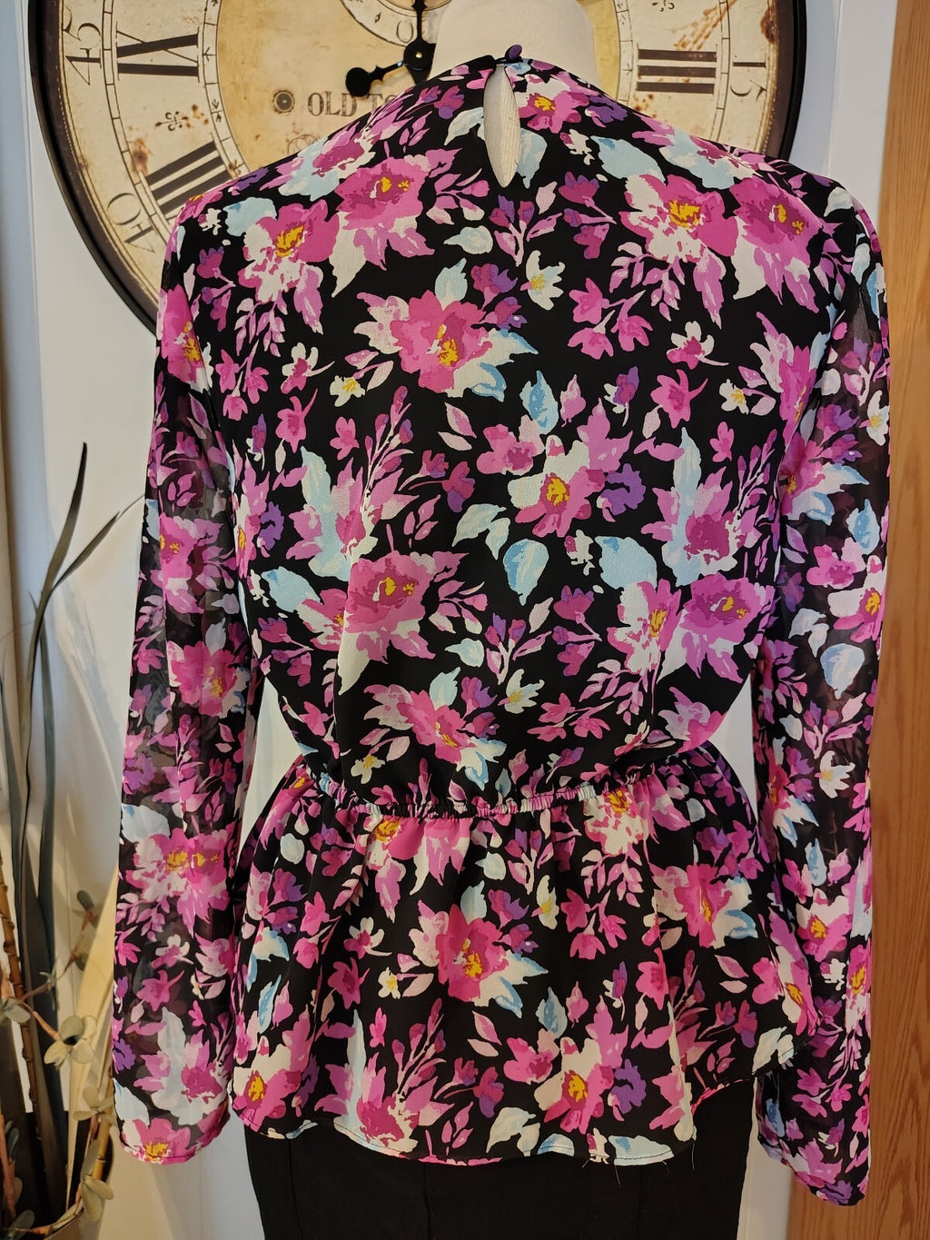 Bar III Women's Medium Floral Print V-Neck Blouse