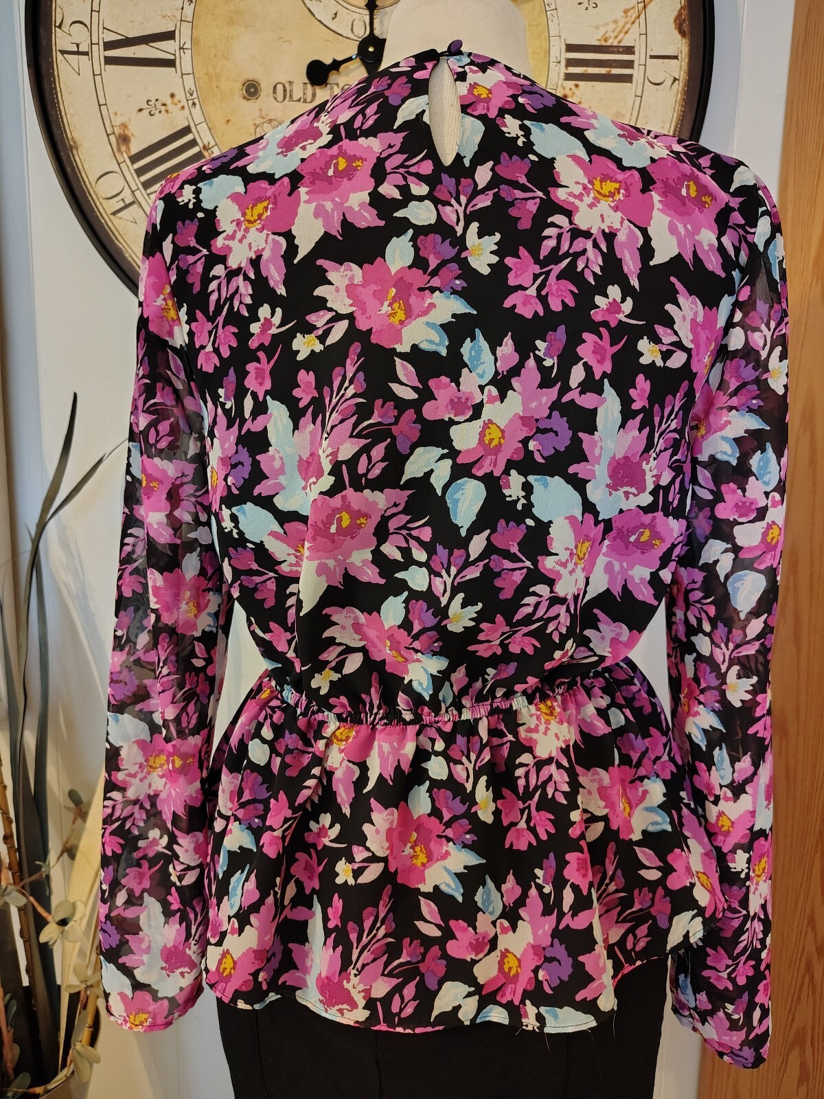 Bar III Women's Medium Floral Print V-Neck Blouse