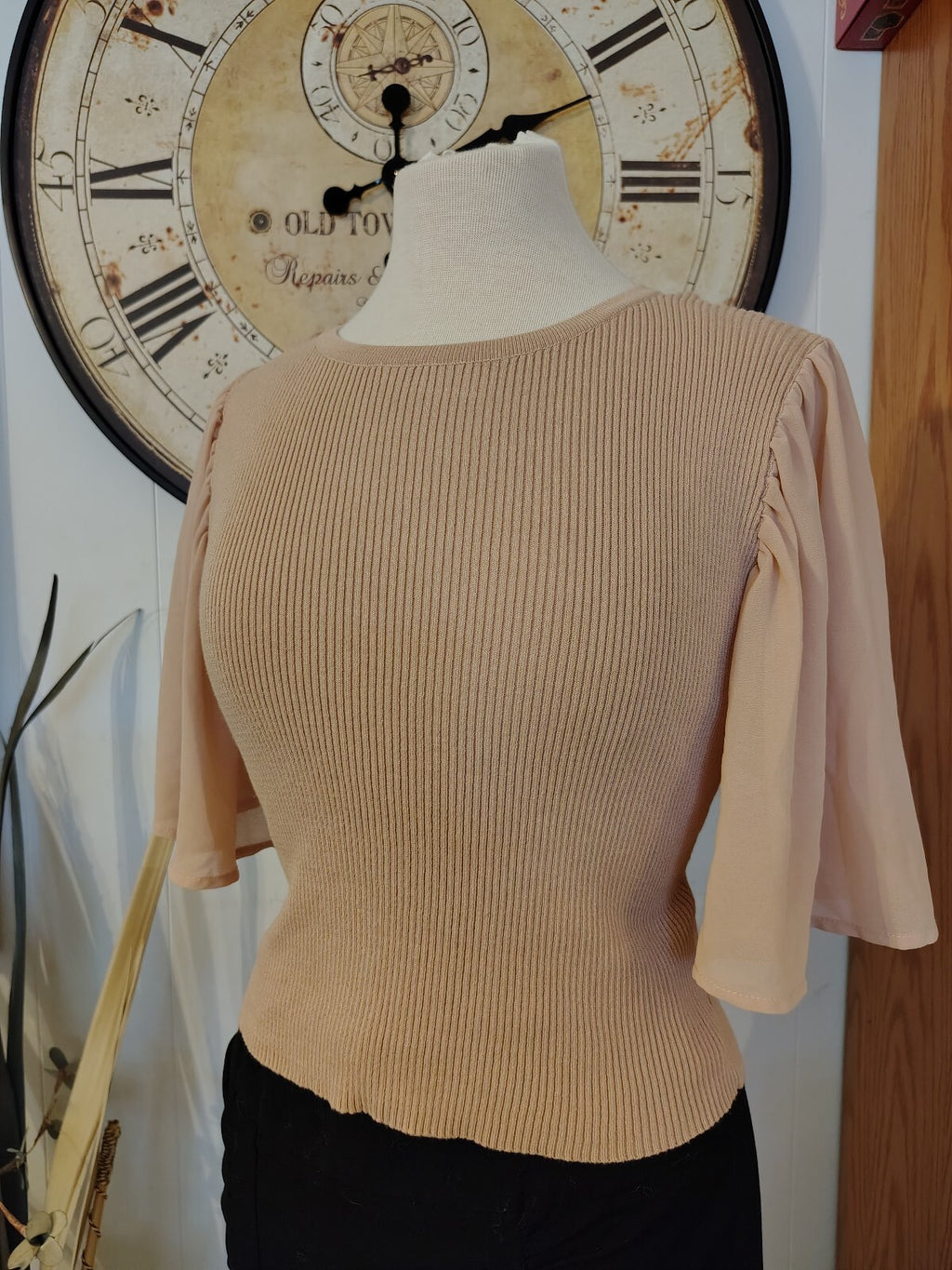 Forever 21 Contemporary Women's Beige Ribbed Knit Top Large